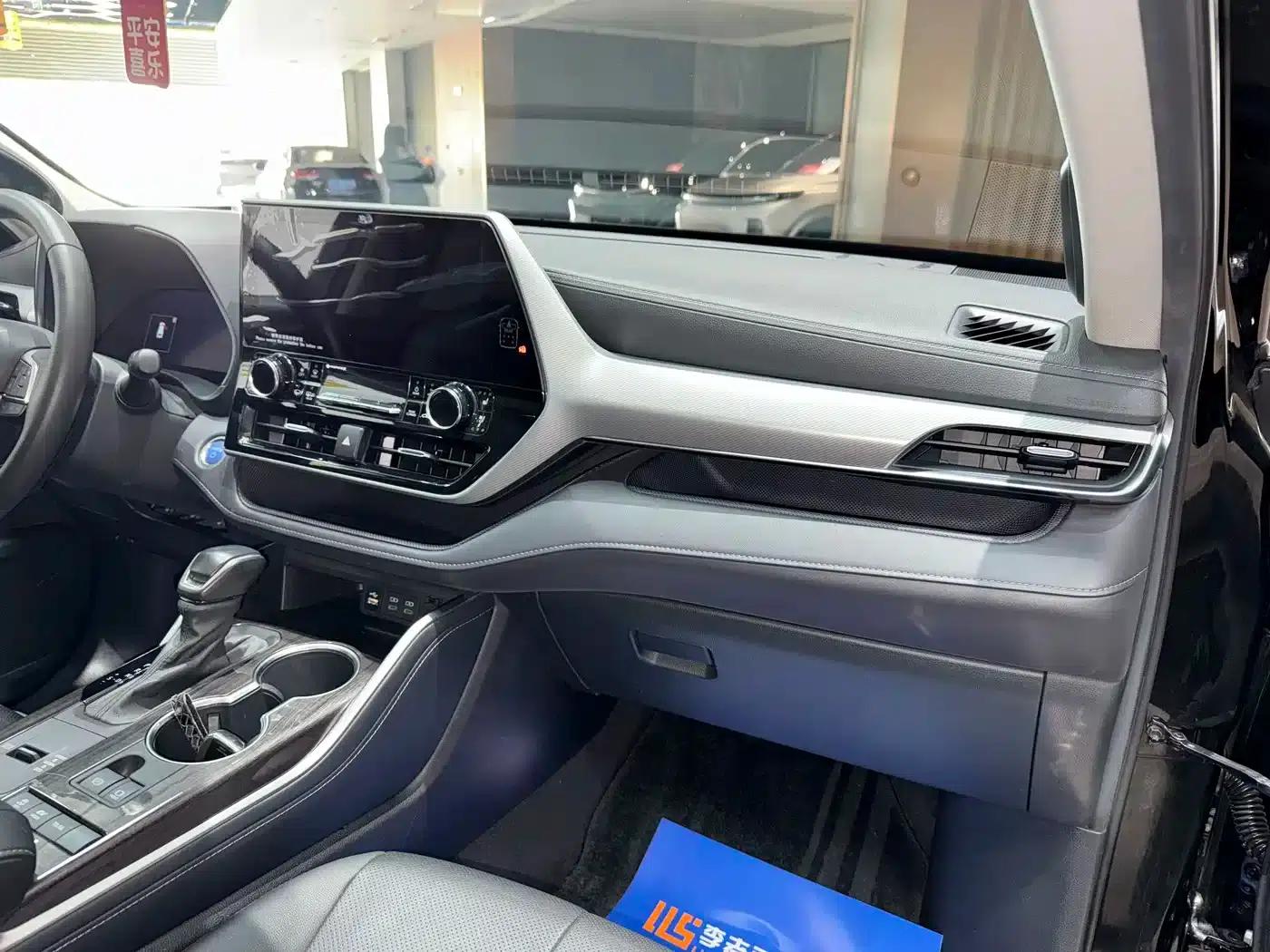 2022 Toyota Highlander Hybrid 2.5L AWD Supreme Edition 7-Seater — миниатюра 17