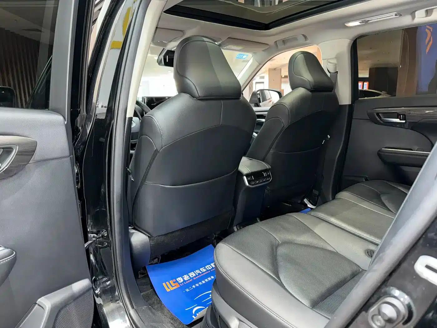 2022 Toyota Highlander Hybrid 2.5L AWD Supreme Edition 7-Seater — миниатюра 20