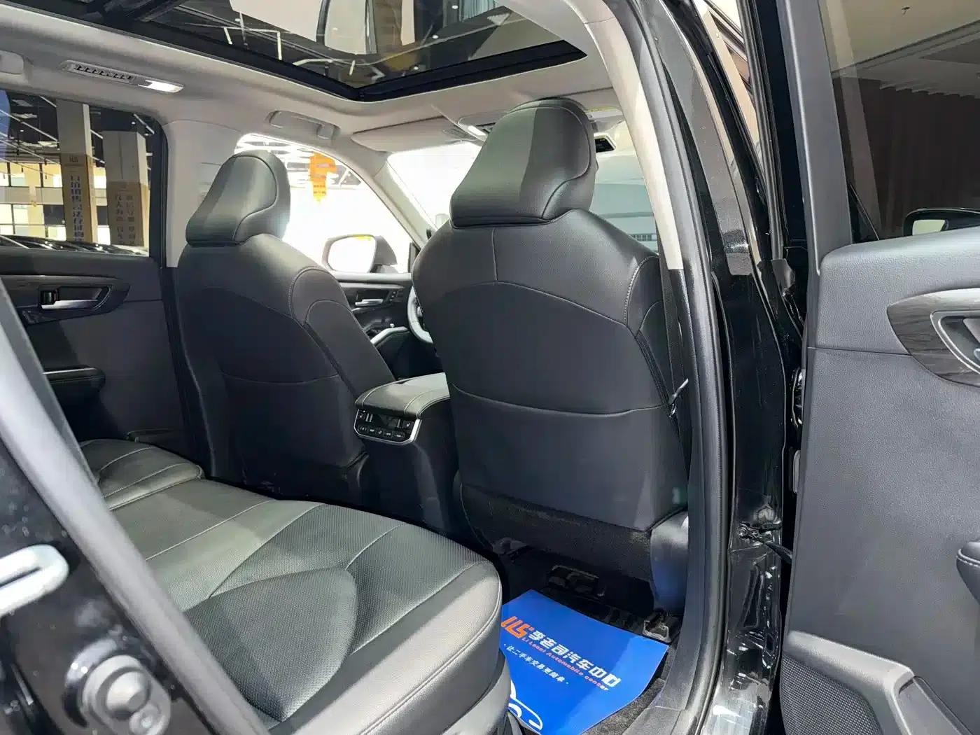 2022 Toyota Highlander Hybrid 2.5L AWD Supreme Edition 7-Seater — миниатюра 35
