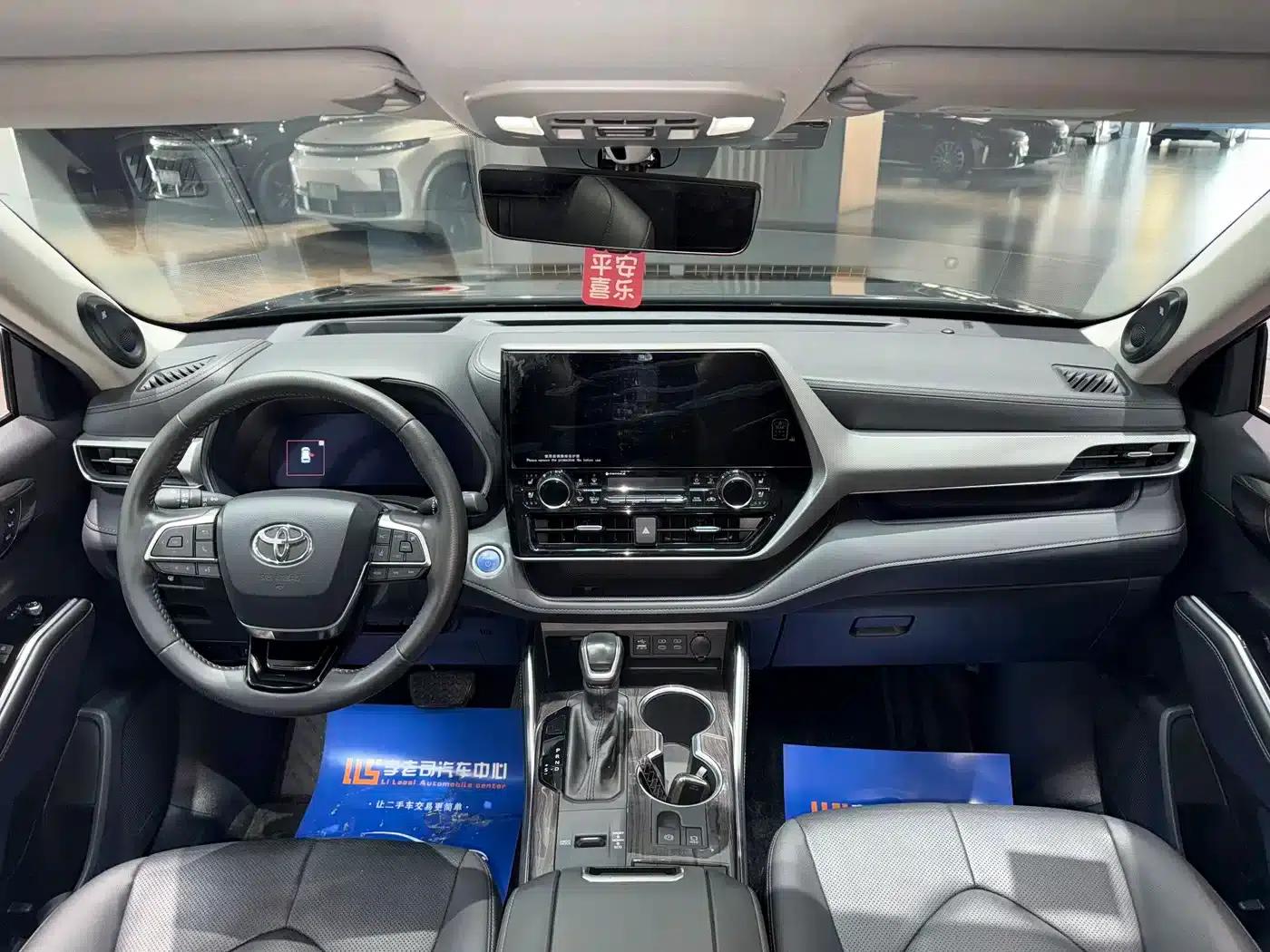 2022 Toyota Highlander Hybrid 2.5L AWD Supreme Edition 7-Seater — миниатюра 6