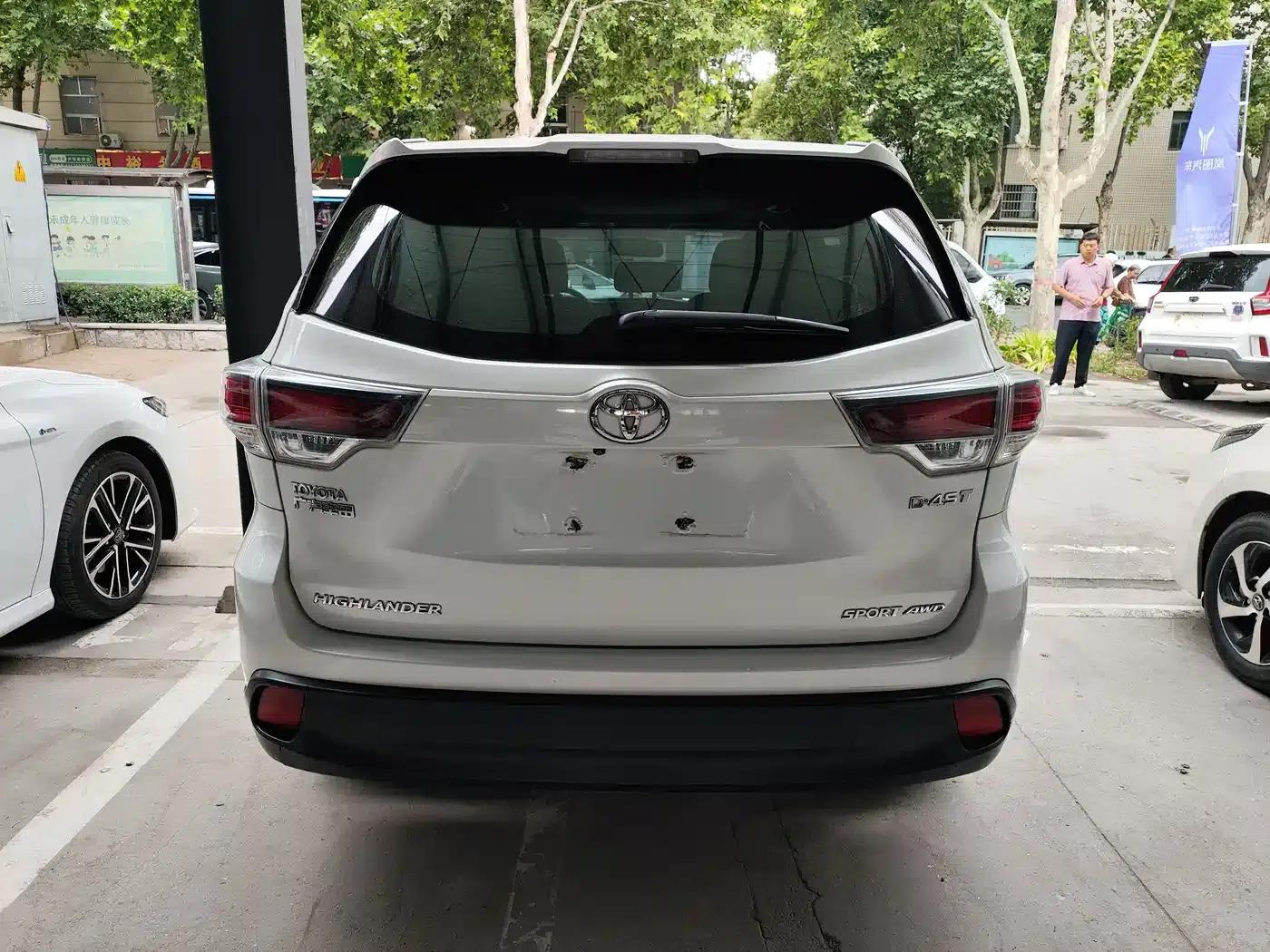 2015 Highlander 2.0T AWD Luxury 7-seater — миниатюра 15