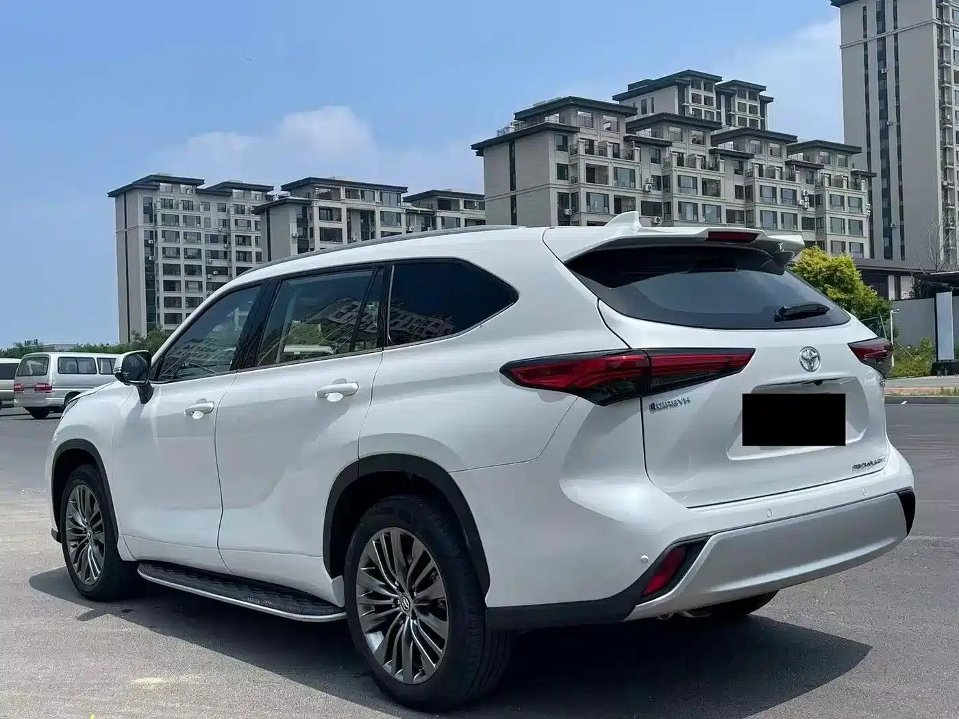 2026 Toyota Highlander 2.5L Intelligent Hybrid Dual-Motor AWD Premium Edition (7-seater) — миниатюра 6