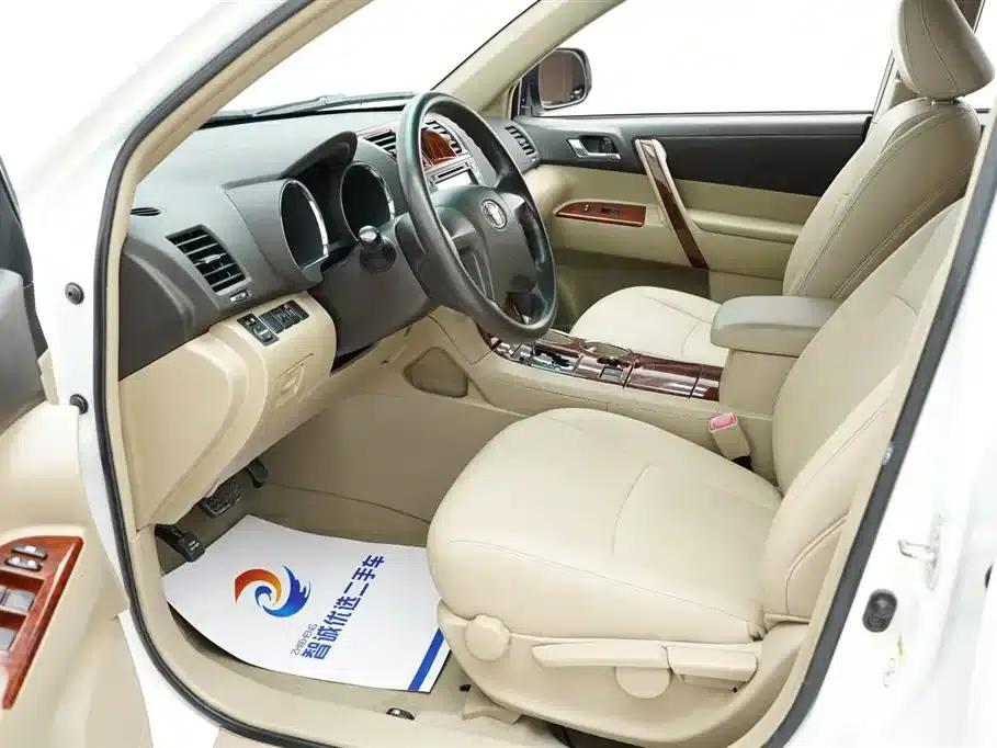 2012 Highlander 2.7L 2WD 5-seater Elite Edition — миниатюра 5