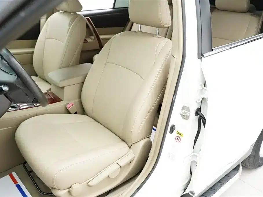2012 Highlander 2.7L 2WD 5-seater Elite Edition — миниатюра 6