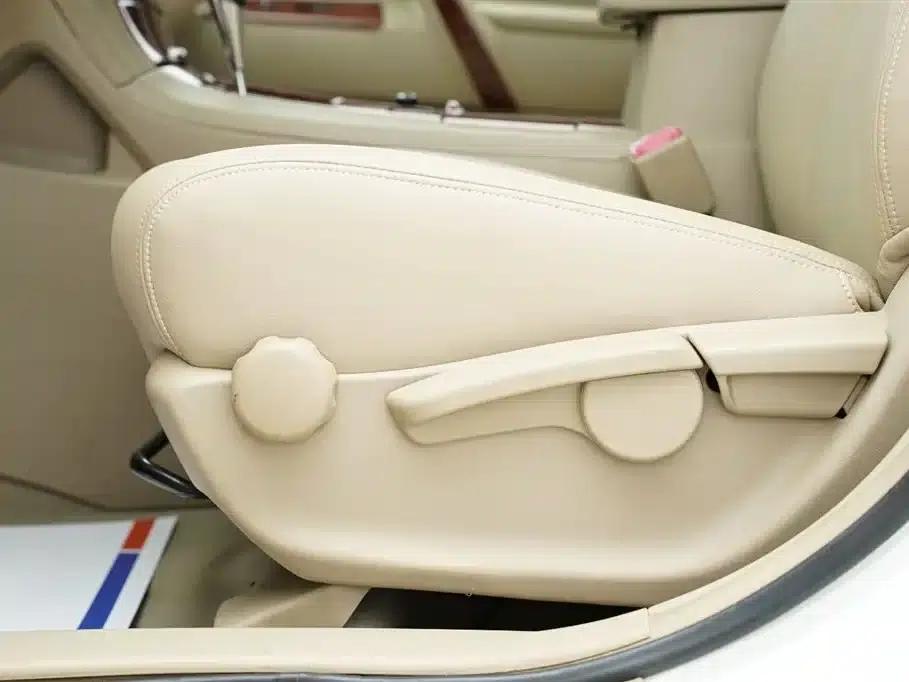2012 Highlander 2.7L 2WD 5-seater Elite Edition — миниатюра 7