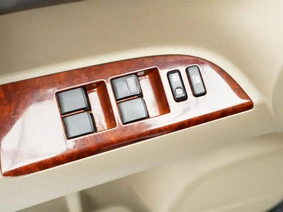 2012 Highlander 2.7L 2WD 5-seater Elite Edition — миниатюра 9
