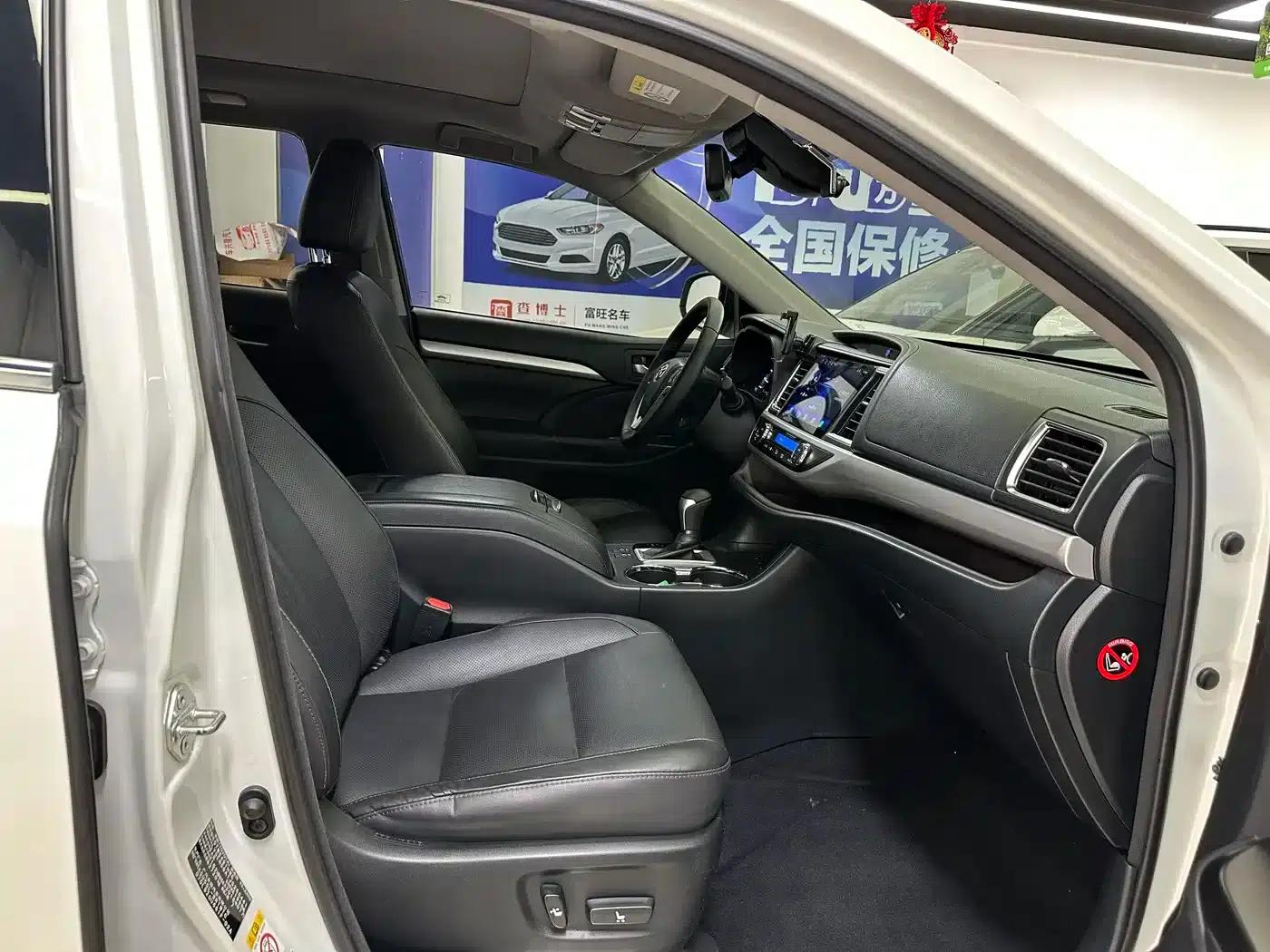 2018 Toyota Highlander 2.0T AWD Luxury 7-seater (China VI Emission Standard) — миниатюра 13