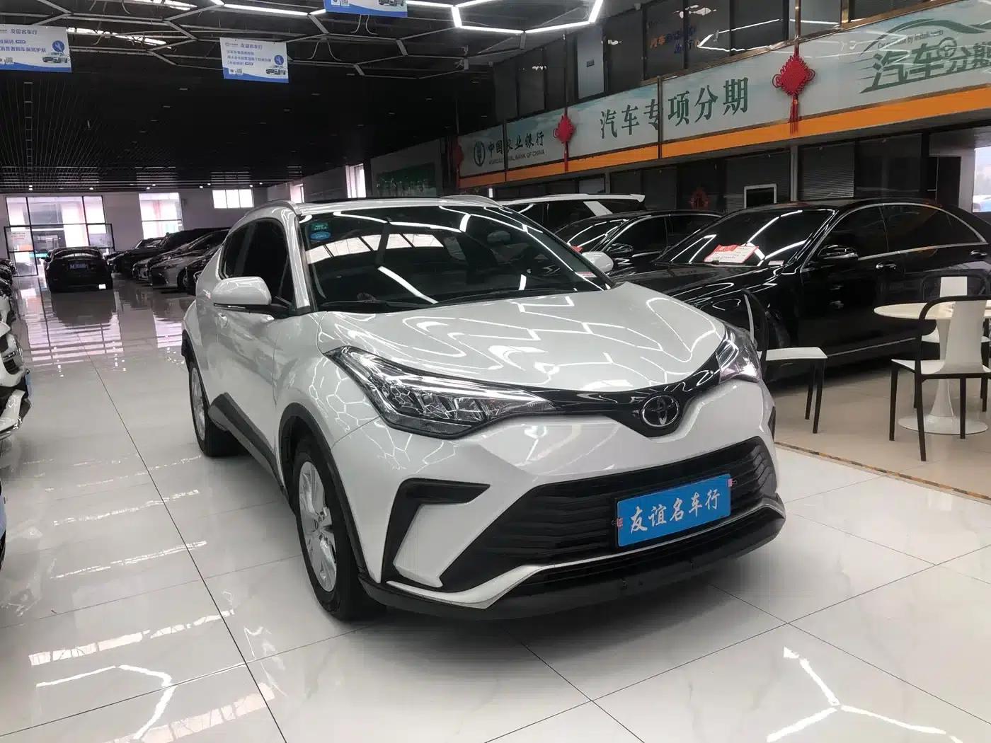 2021 Toyota C-HR 2.0L Enjoy Edition — миниатюра 3