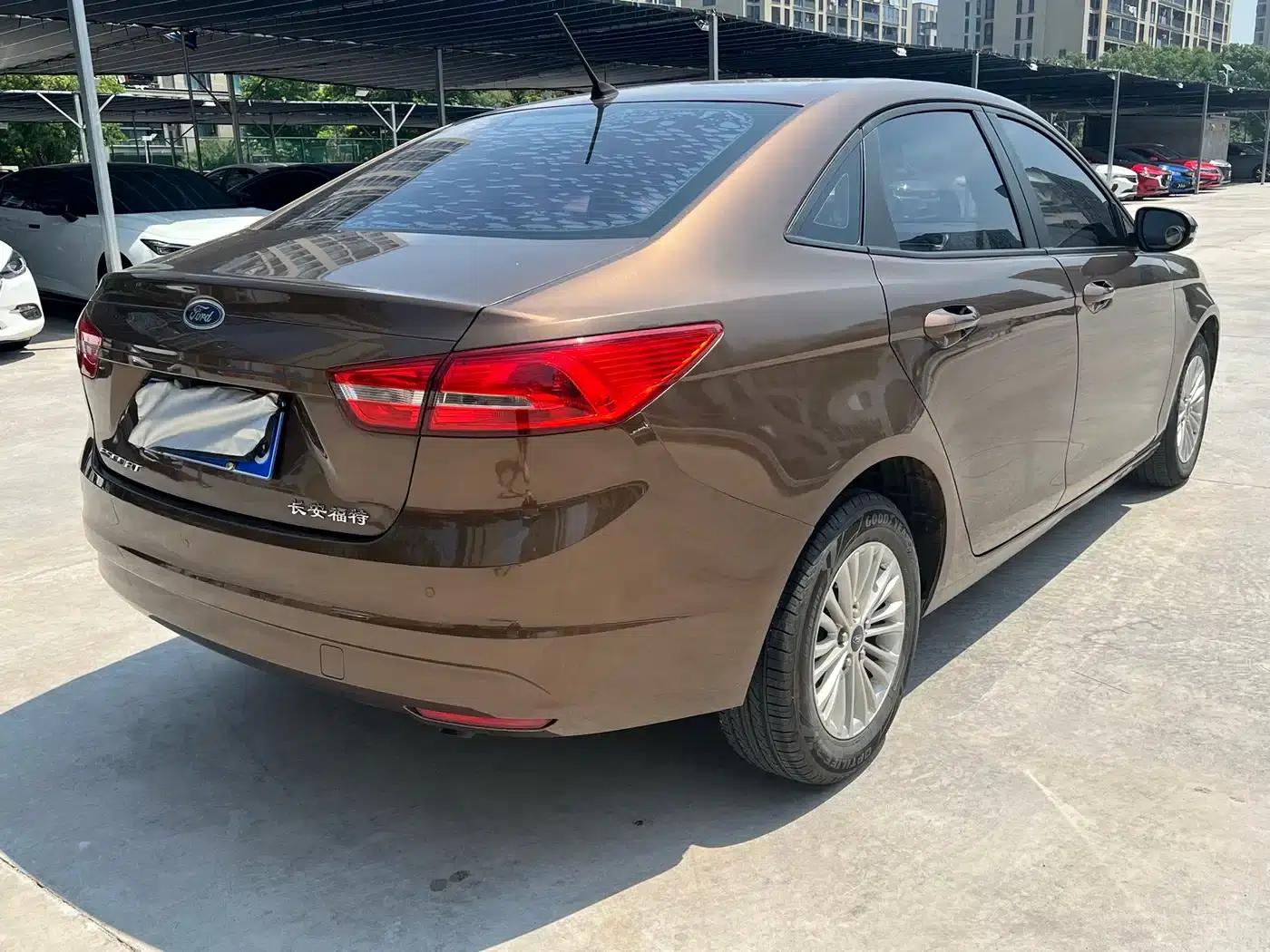 Ford Focus 2017 1.5L Automatic Comfort Model — миниатюра 11