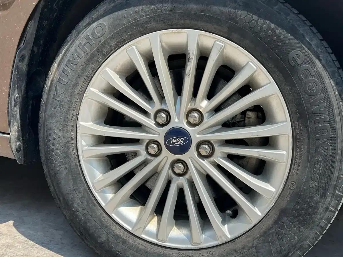 Ford Focus 2017 1.5L Automatic Comfort Model — миниатюра 15
