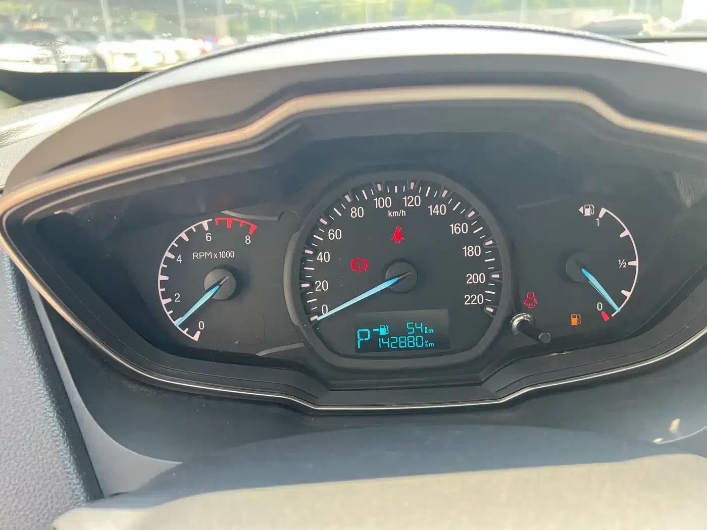 Ford Focus 2017 1.5L Automatic Comfort Model — миниатюра 5