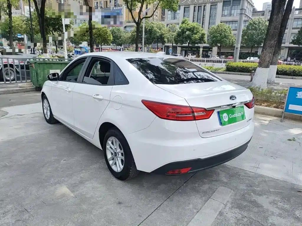Ford Focus 2019 Facelift 1.5L Automatic Premium Edition (Tire Pressure Monitoring) China VI Emission Standard — миниатюра 5