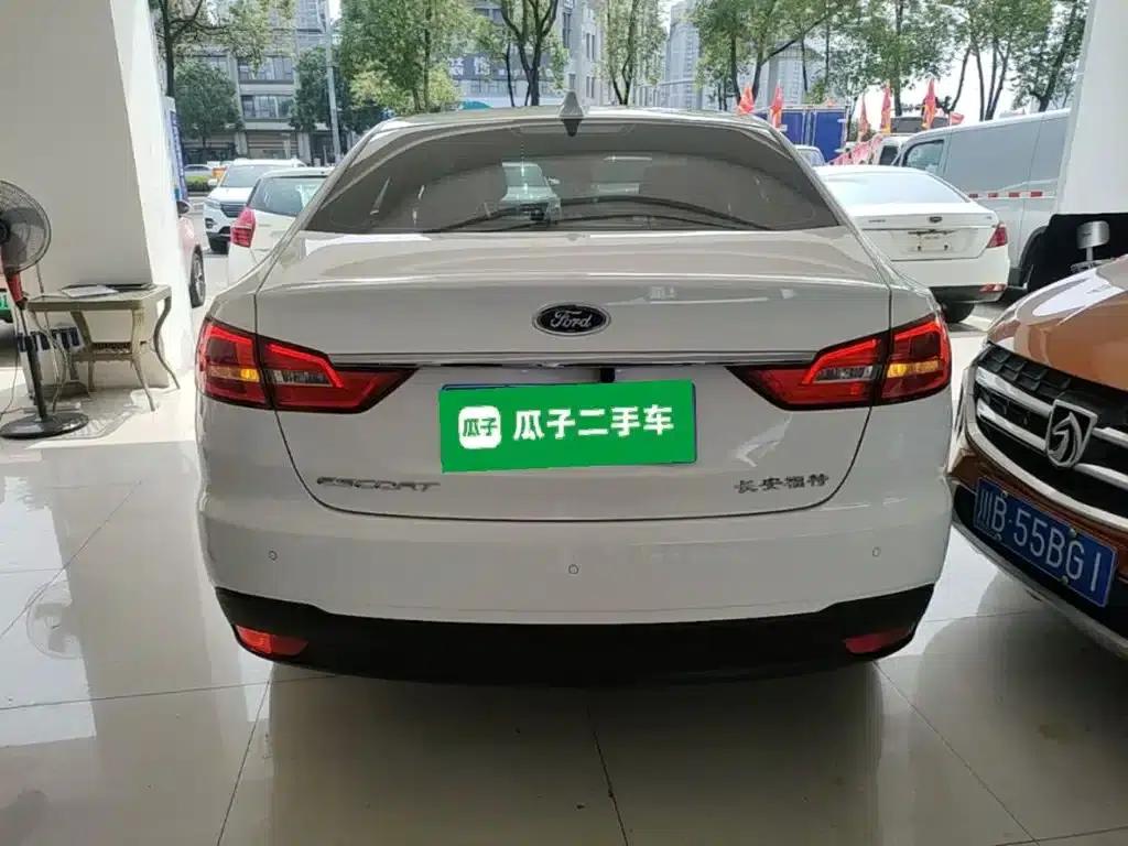 Ford Focus 2019 Facelift 1.5L Automatic Premium Edition (Tire Pressure Monitoring) China VI Emission Standard — миниатюра 6
