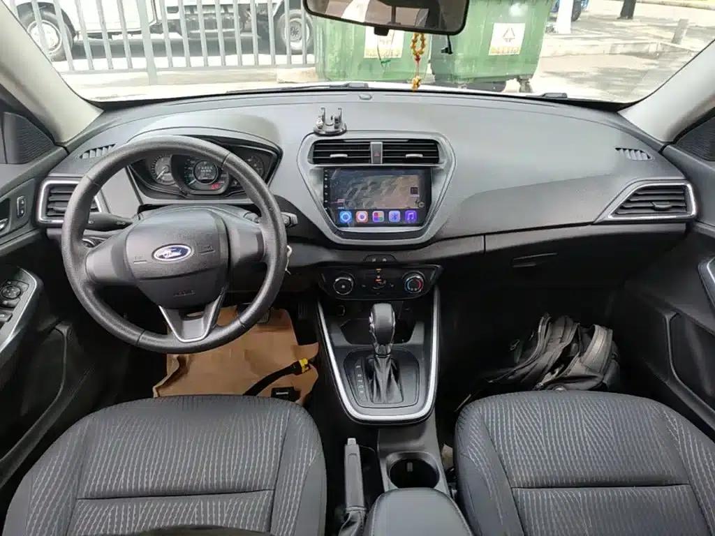 Ford Focus 2019 Facelift 1.5L Automatic Premium Edition (Tire Pressure Monitoring) China VI Emission Standard — миниатюра 10