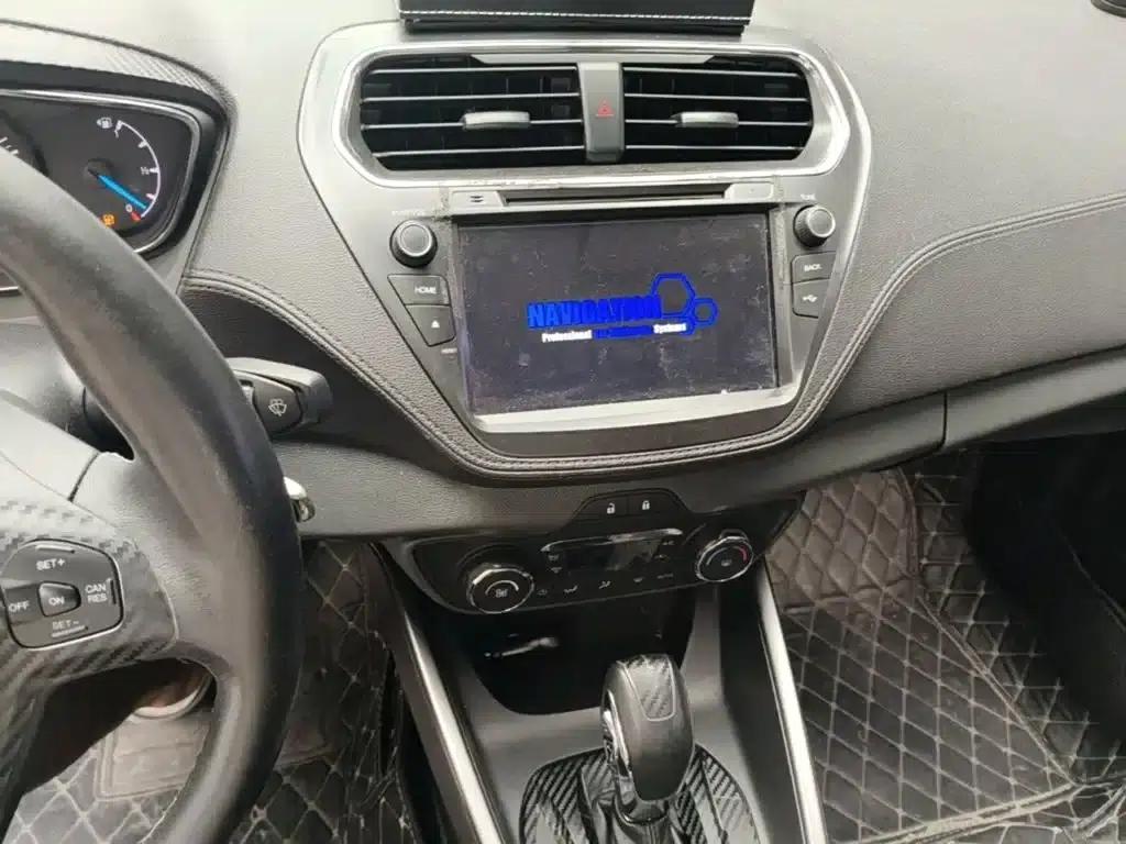 Ford Focus 2015 1.5L Automatic Fashion Edition — миниатюра 13