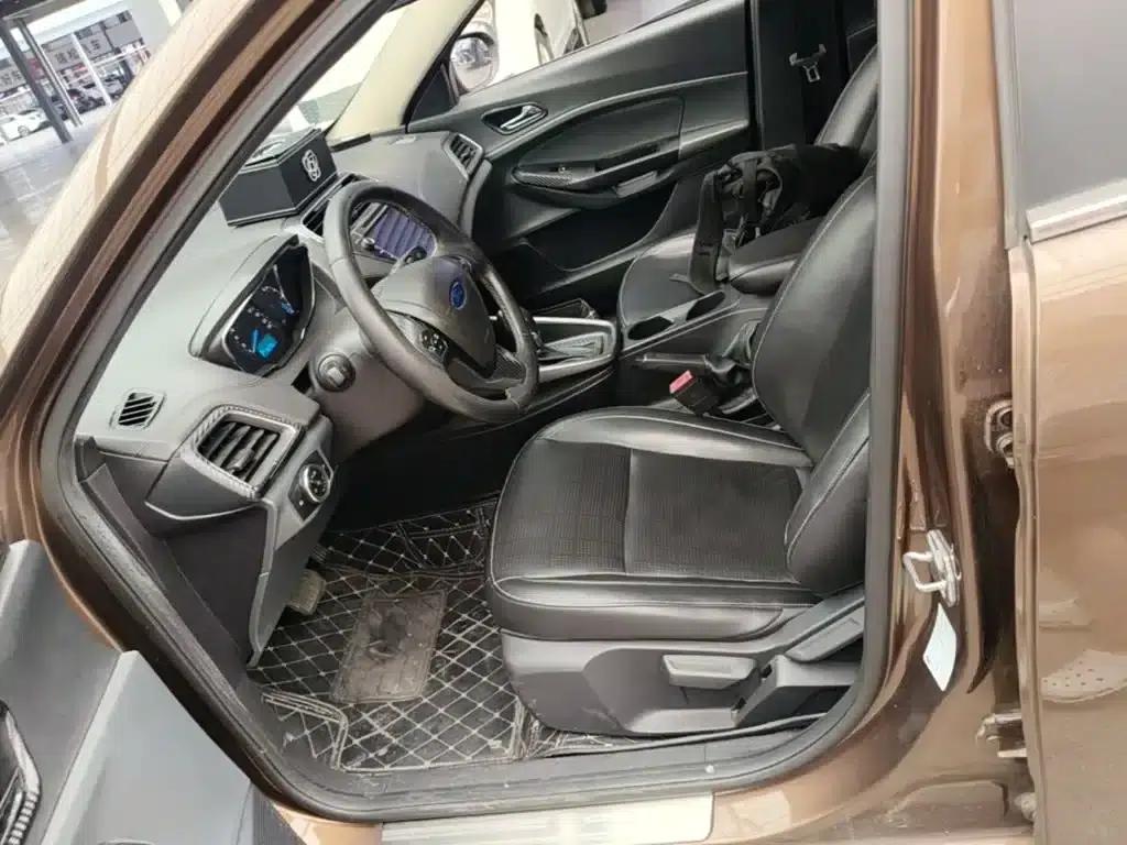 Ford Focus 2015 1.5L Automatic Fashion Edition — миниатюра 15