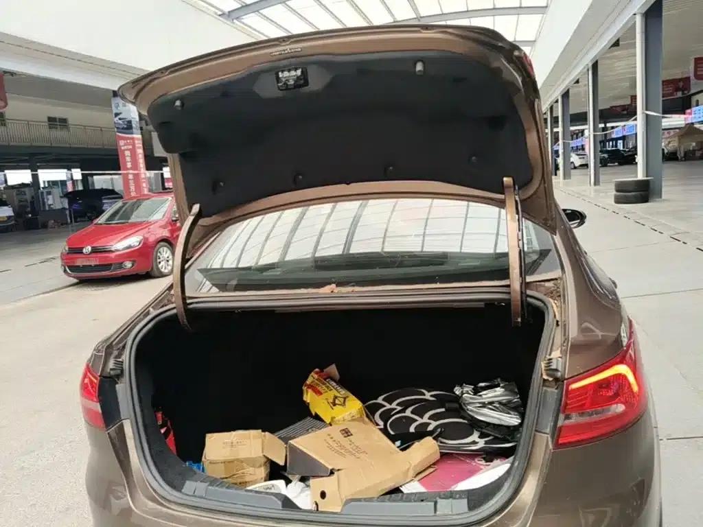 Ford Focus 2015 1.5L Automatic Fashion Edition — миниатюра 19