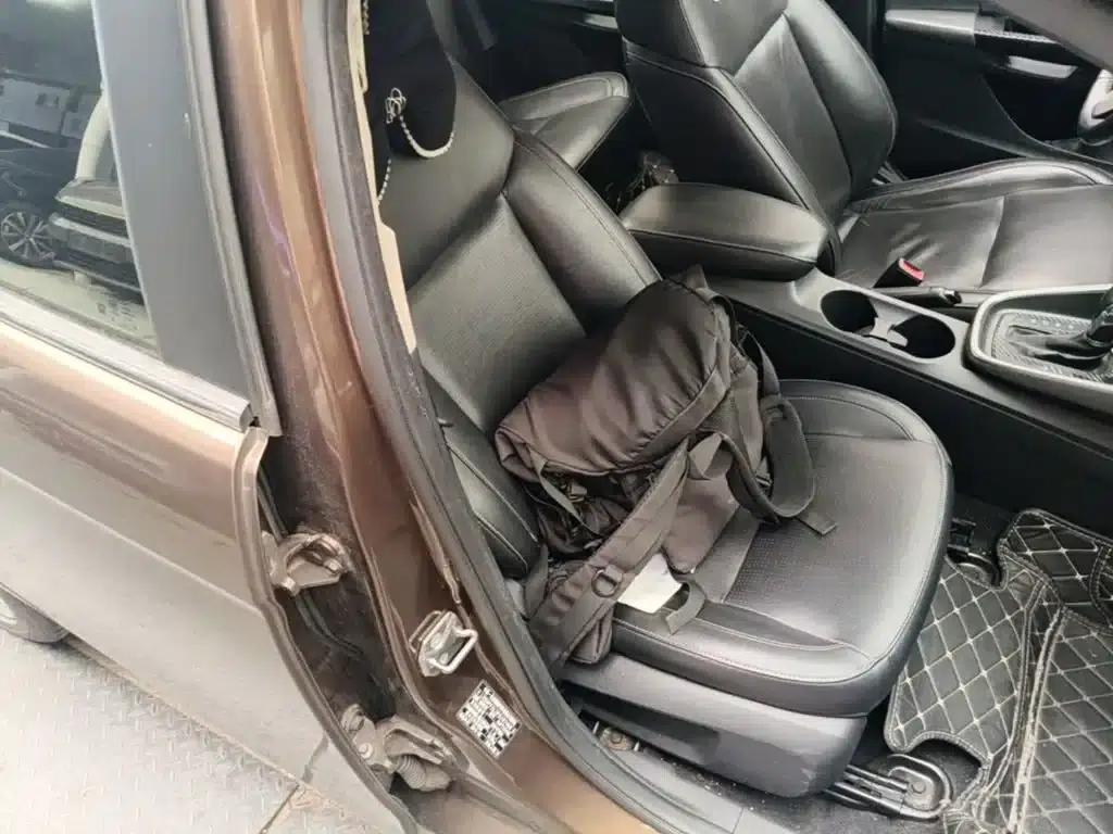 Ford Focus 2015 1.5L Automatic Fashion Edition — миниатюра 25