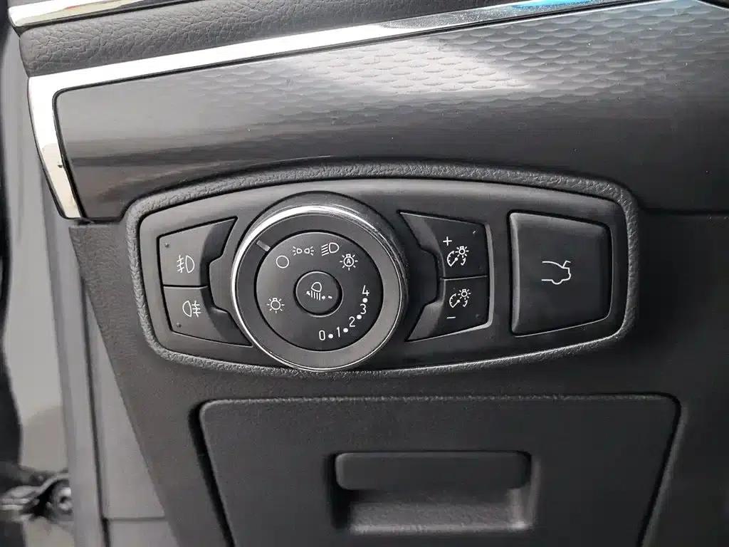 2016 Taurus EcoBoost 180 Luxury — миниатюра 21