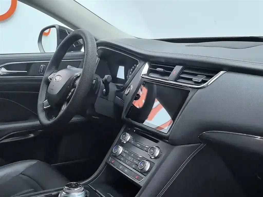 2016 Taurus EcoBoost 180 Luxury — миниатюра 22