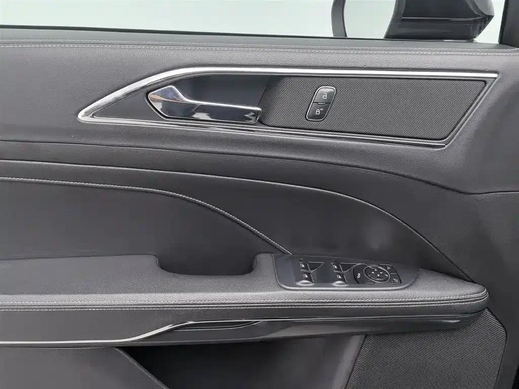 2016 Taurus EcoBoost 180 Luxury — миниатюра 9