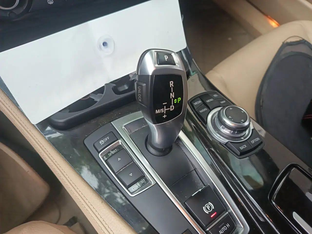 BMW 5 Series 2013 525Li Leading Model — миниатюра 14