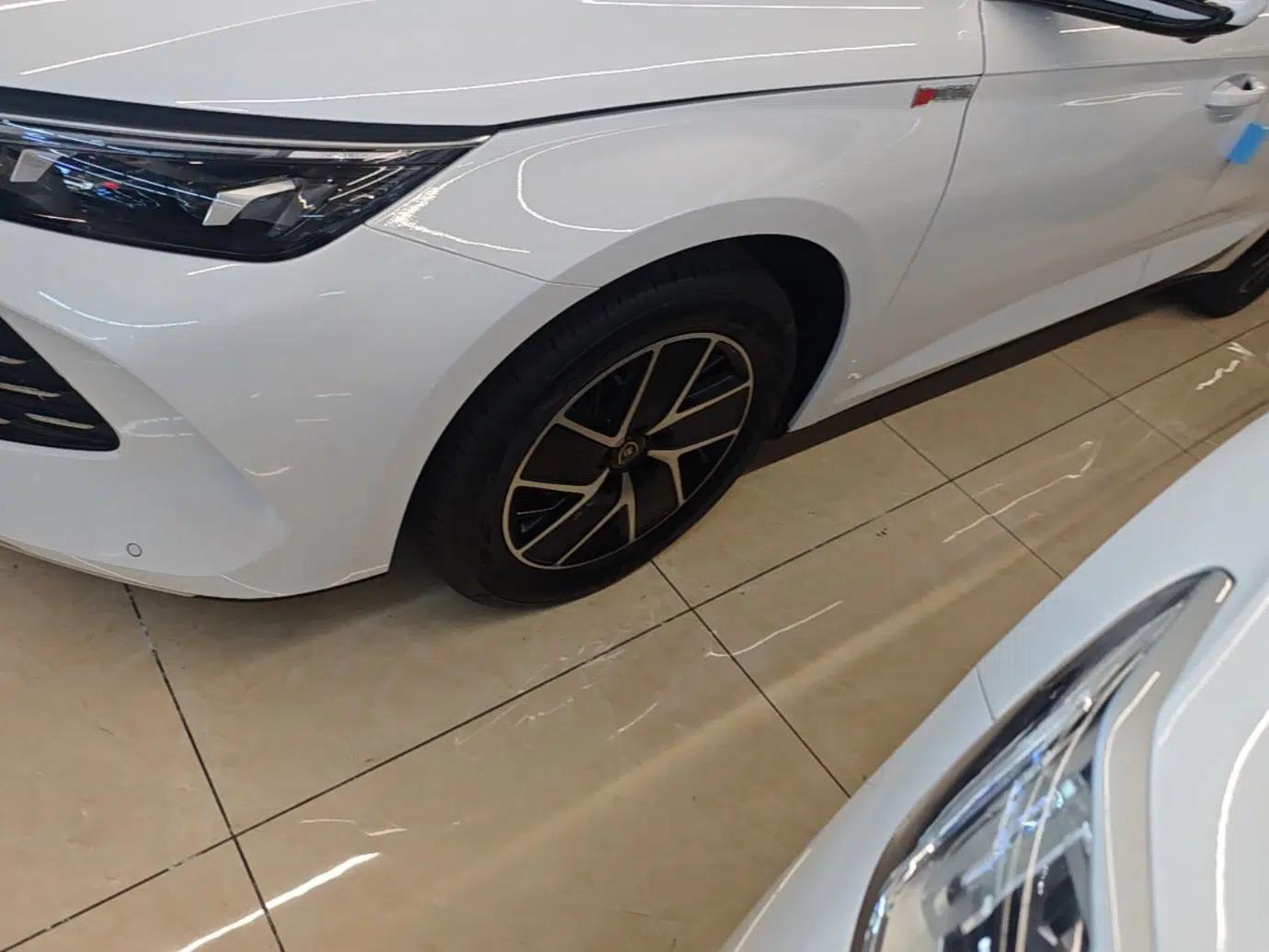 BYD Qin L 2024 DM-i 120KM Beyond Model — миниатюра 10