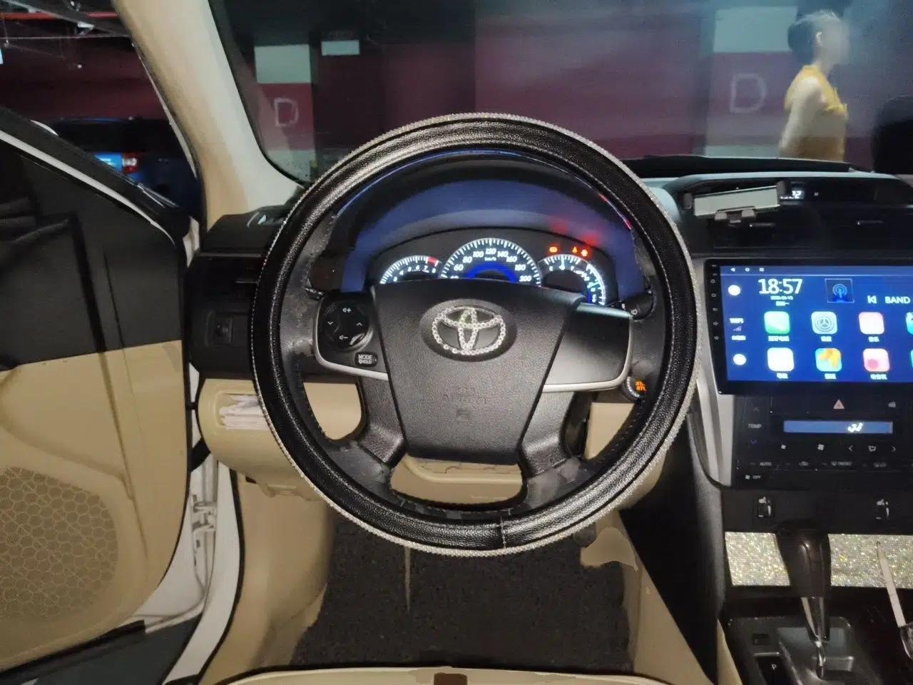 Toyota Camry 2015 2.0G Premier Edition — миниатюра 10