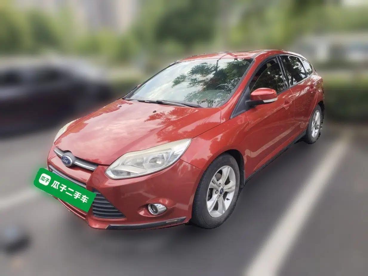 Ford Focus 2012 Hatchback 1.6L Automatic Fashion Edition — миниатюра 1