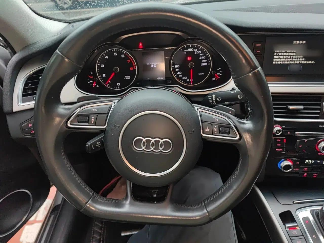 Audi A4L 2015 35 TFSI Automatic Standard Model — миниатюра 10
