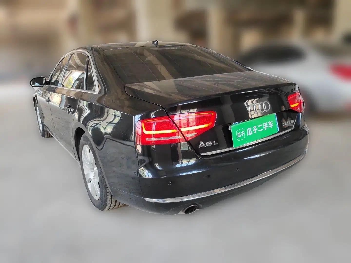Audi A8 2013 A8L 30 FSI Comfort Model — миниатюра 4