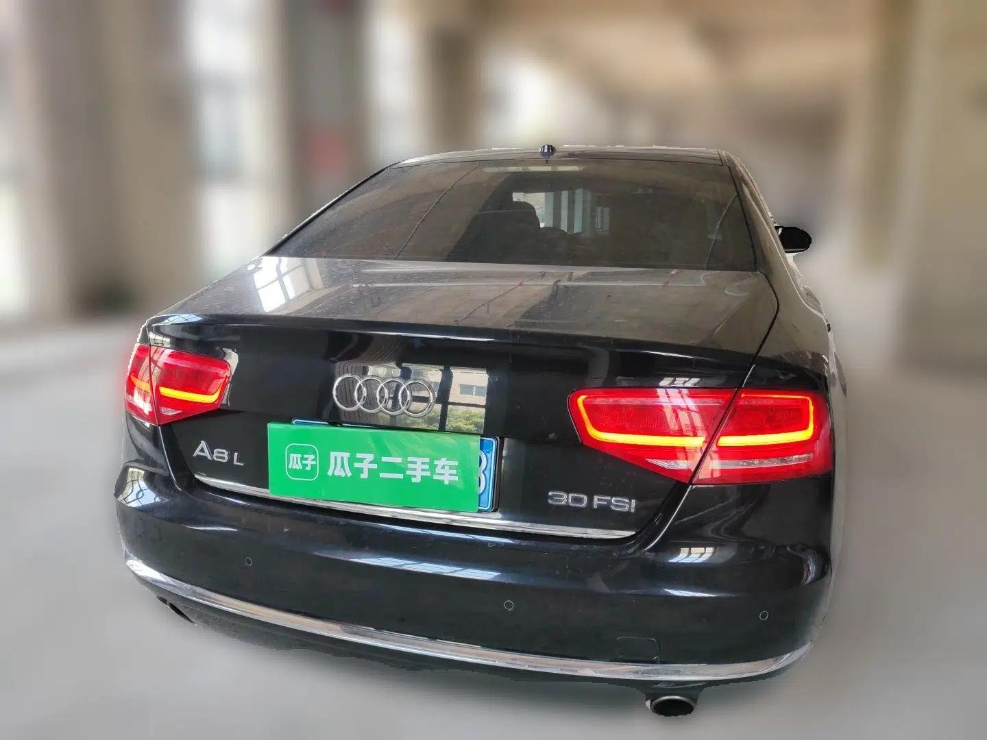 Audi A8 2013 A8L 30 FSI Comfort Model — миниатюра 5