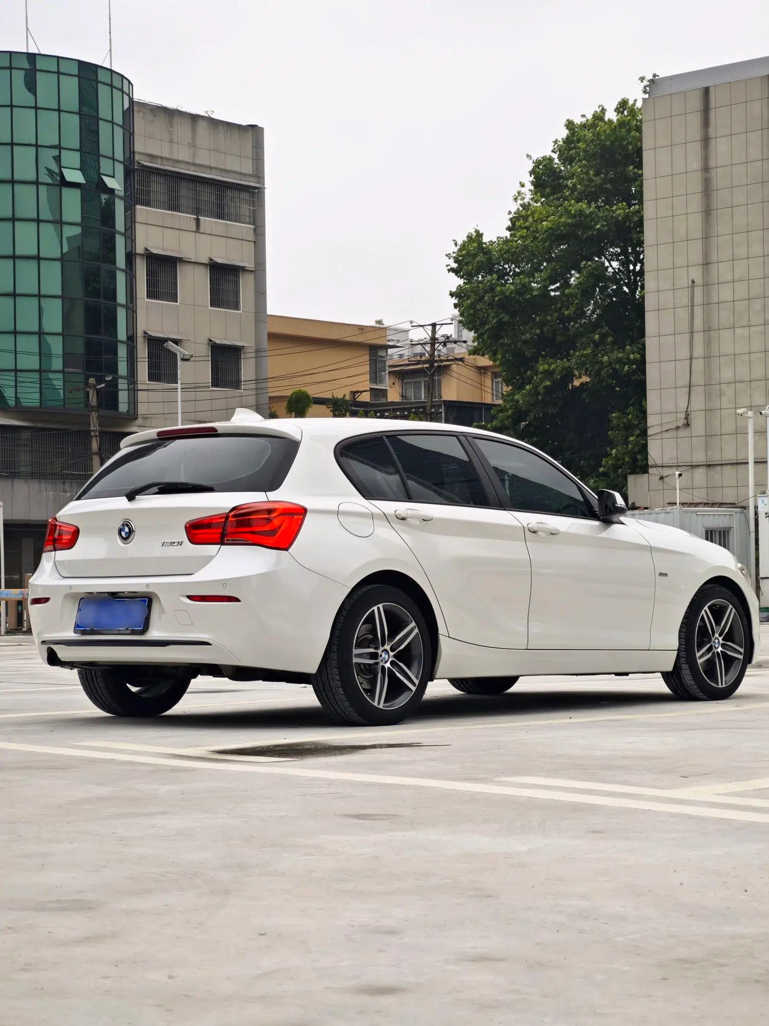 BMW 1 Series 2015 120i Sport Design Package — миниатюра 11