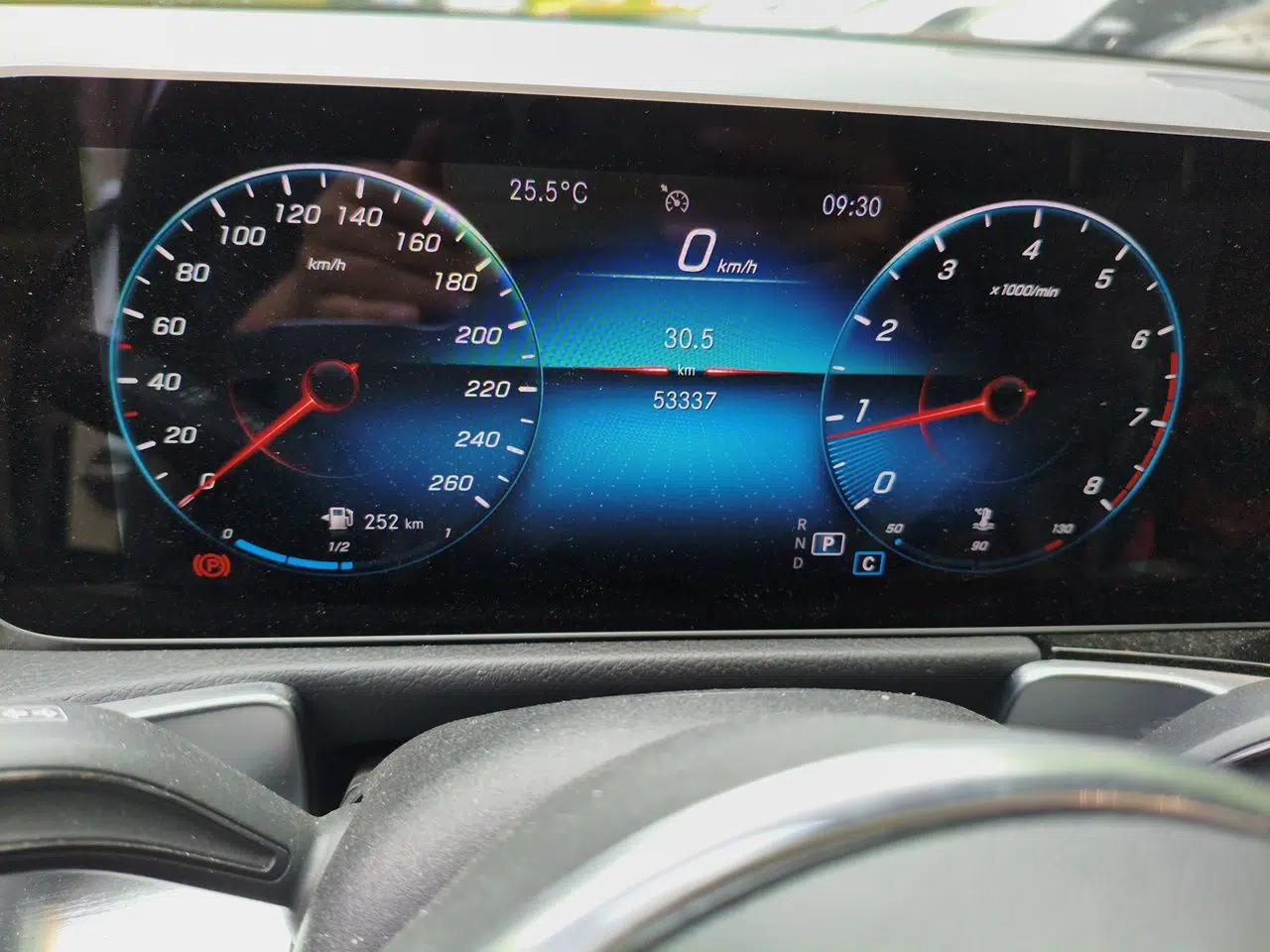 Mercedes-Benz GLB 2020 GLB 200 Stylish Edition — миниатюра 11