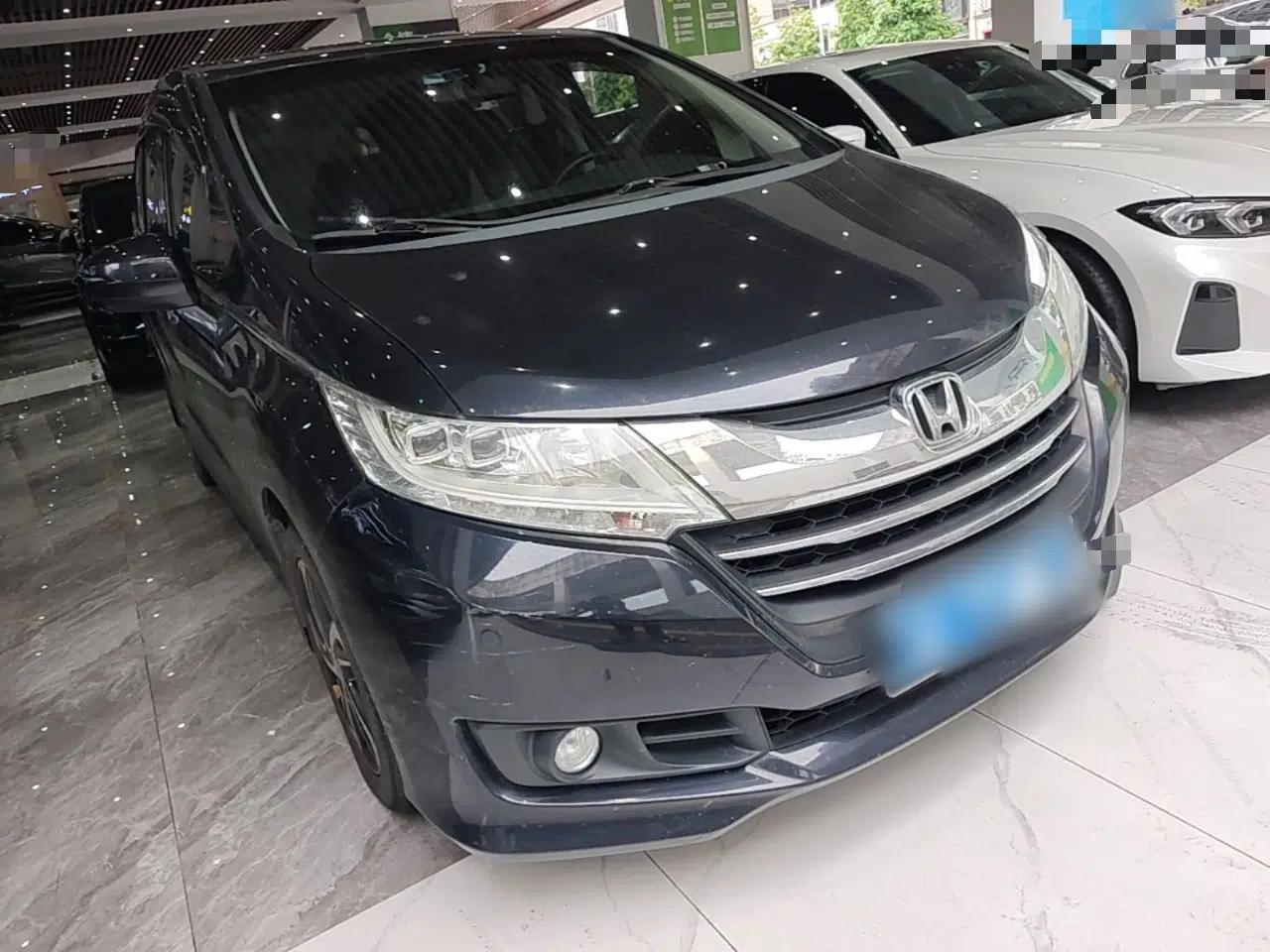 Honda Odyssey 2015 Updated Version 2.4L Smart Edition — миниатюра 3