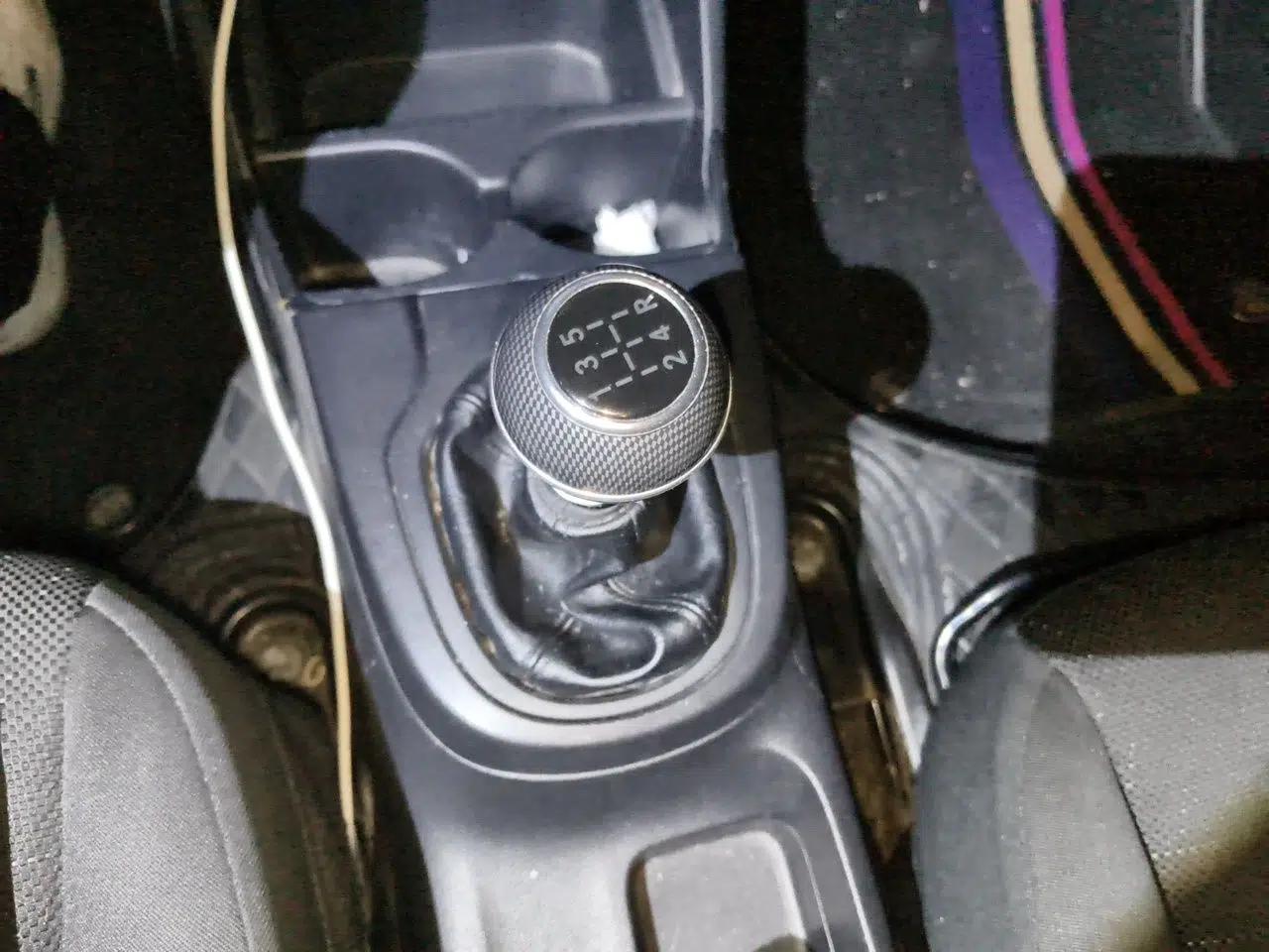 Honda Fit 2016 1.5L LX Manual Comfort Model — миниатюра 14