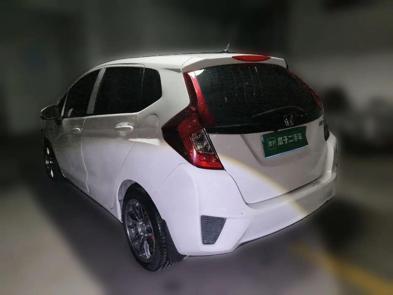 Honda Fit 2016 1.5L LX Manual Comfort Model — миниатюра 4