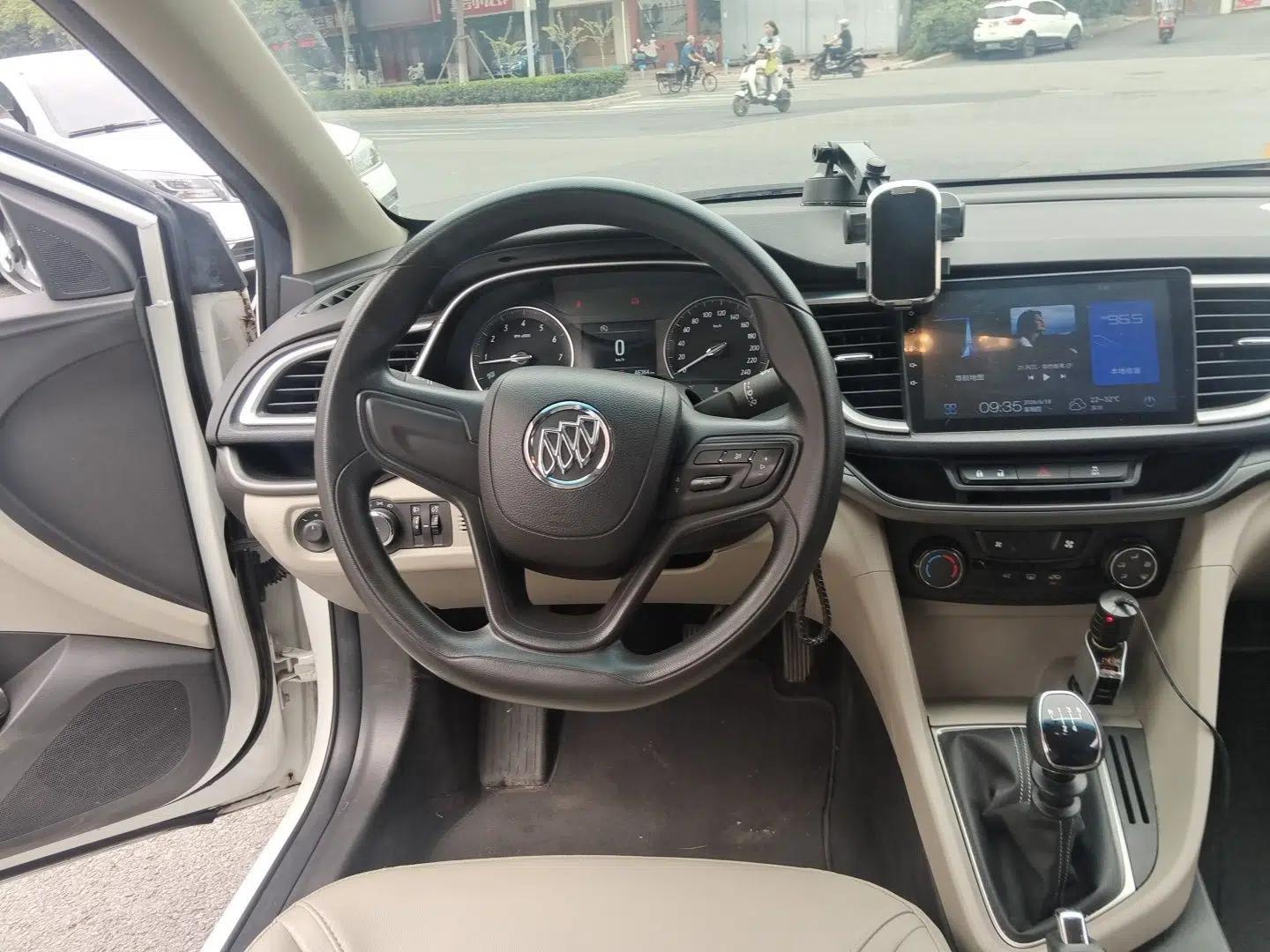 Buick GT 2017 15N Manual Elite Version — миниатюра 10