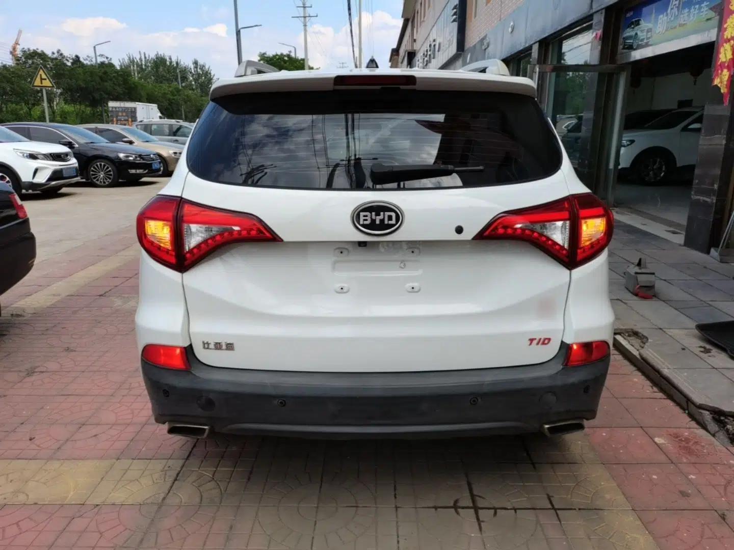 BYD Song 2016 GaiShi Edition 1.5TID Automatic Elite Model — миниатюра 5
