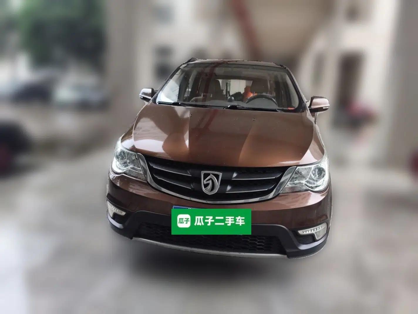 Baojun 730 2014 1.5L manual Comfort ESP version 7 seats — миниатюра 2