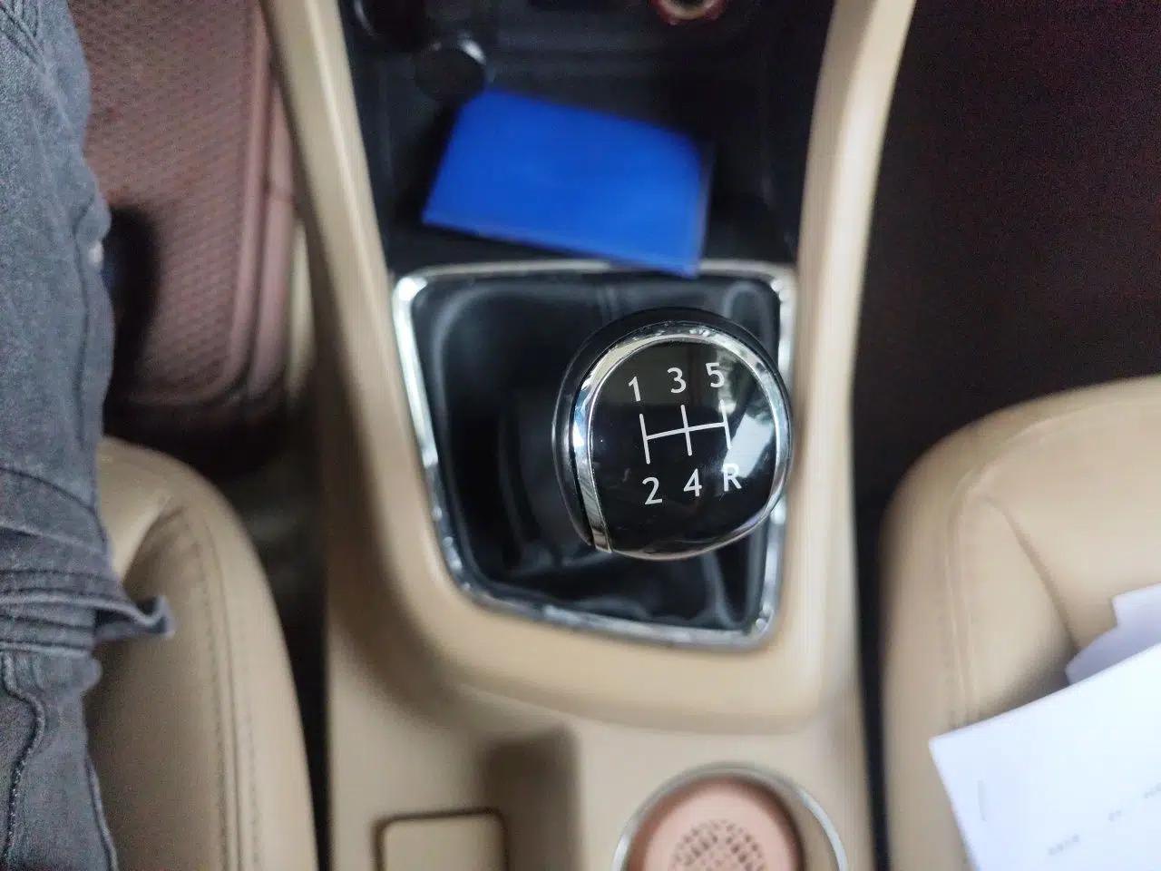 Baojun 730 2014 1.5L manual Comfort ESP version 7 seats — миниатюра 14