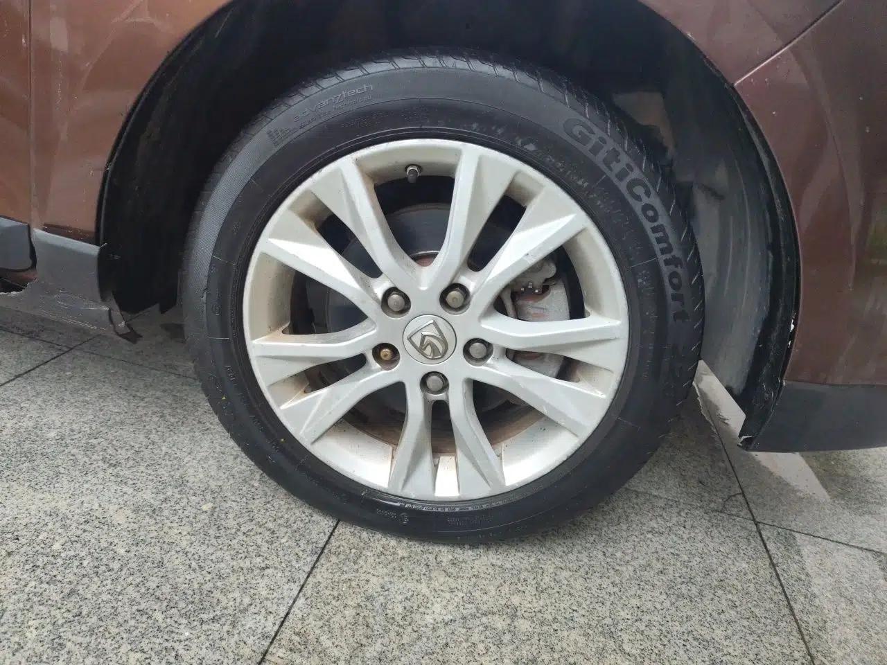 Baojun 730 2014 1.5L manual Comfort ESP version 7 seats — миниатюра 8