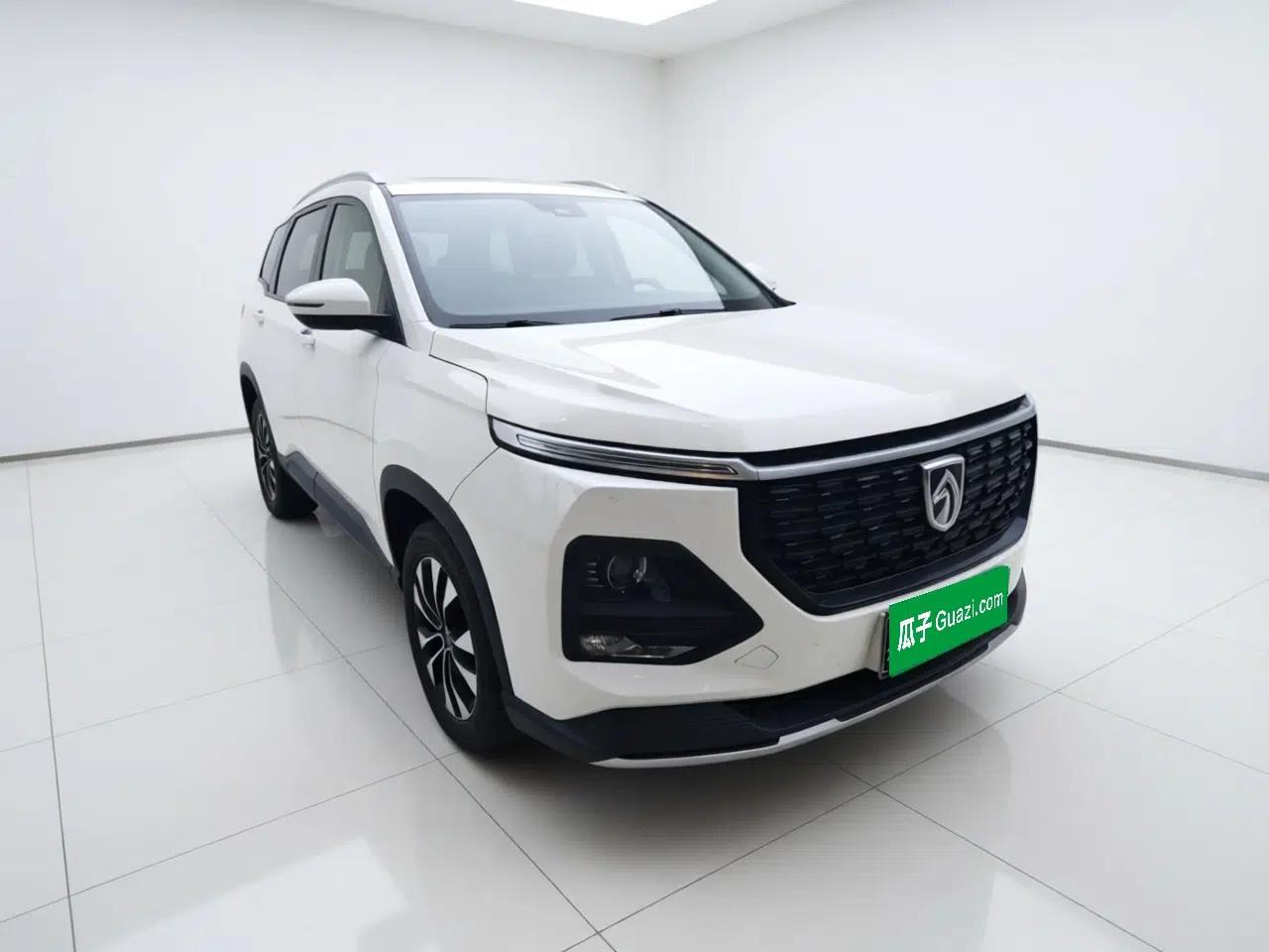 Baojun 530 2021 Global Car Anniversary Edition 1.5T Manual Luxury Model 5 Seats — миниатюра 3