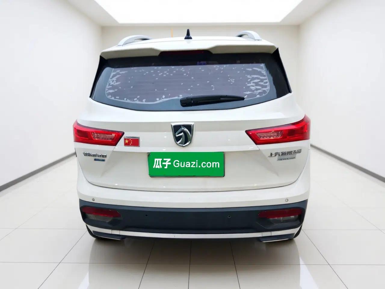 Baojun 530 2021 Global Car Anniversary Edition 1.5T Manual Luxury Model 5 Seats — миниатюра 5
