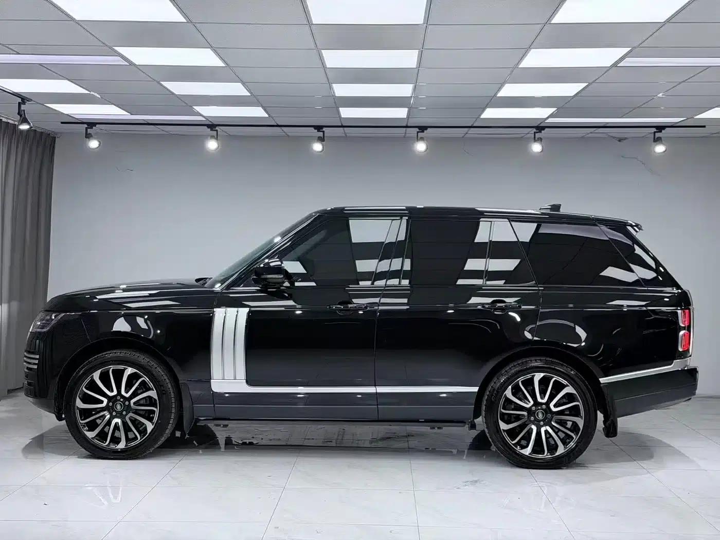 Range Rover 2021 3.0 L6 Grand Edition — миниатюра 3