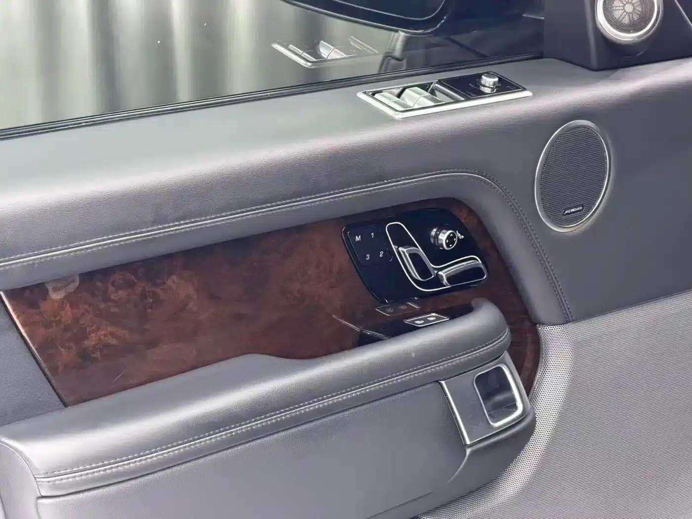Range Rover 2021 3.0 L6 Grand Edition — миниатюра 5