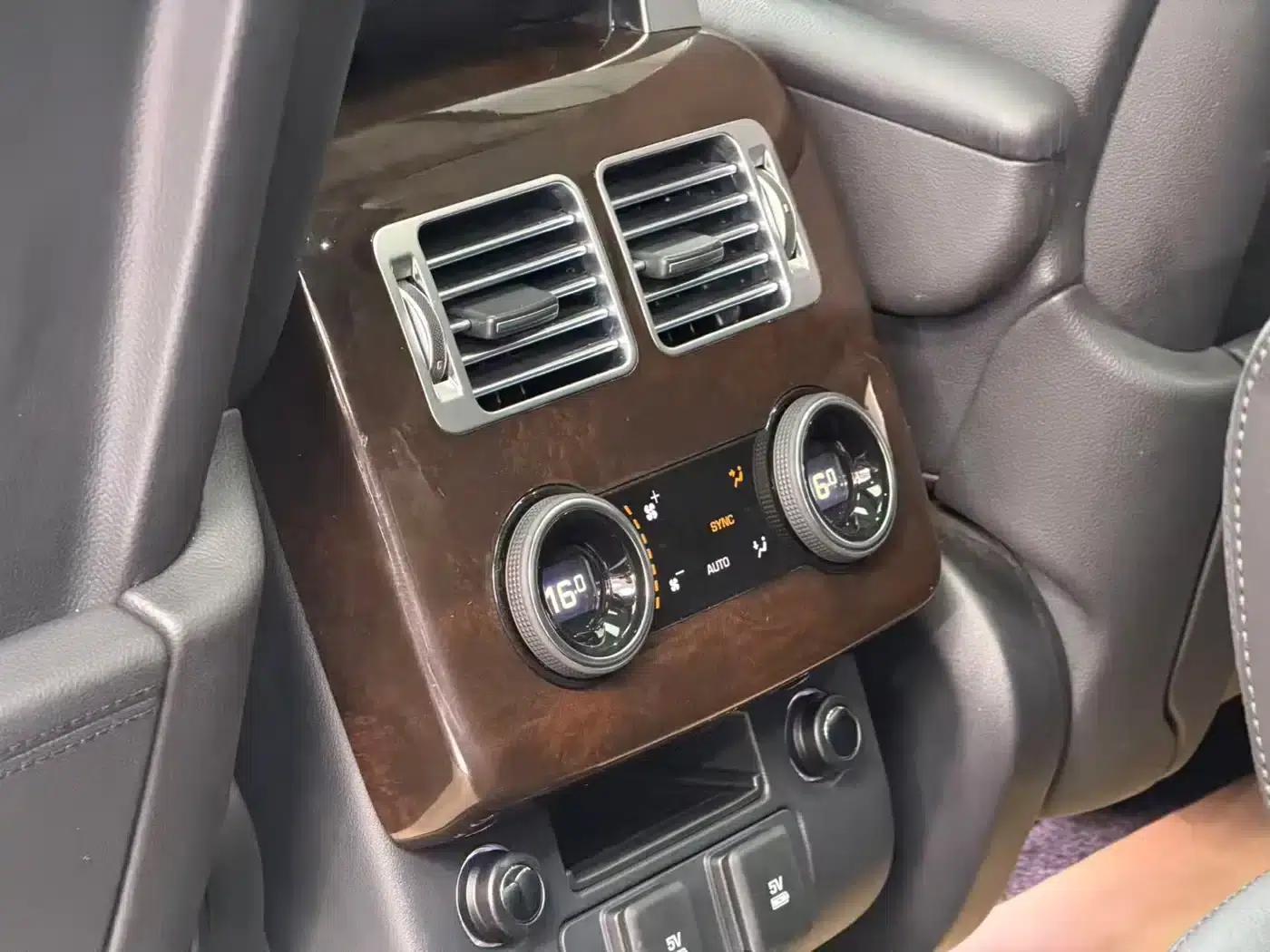 Range Rover 2021 3.0 L6 Grand Edition — миниатюра 7