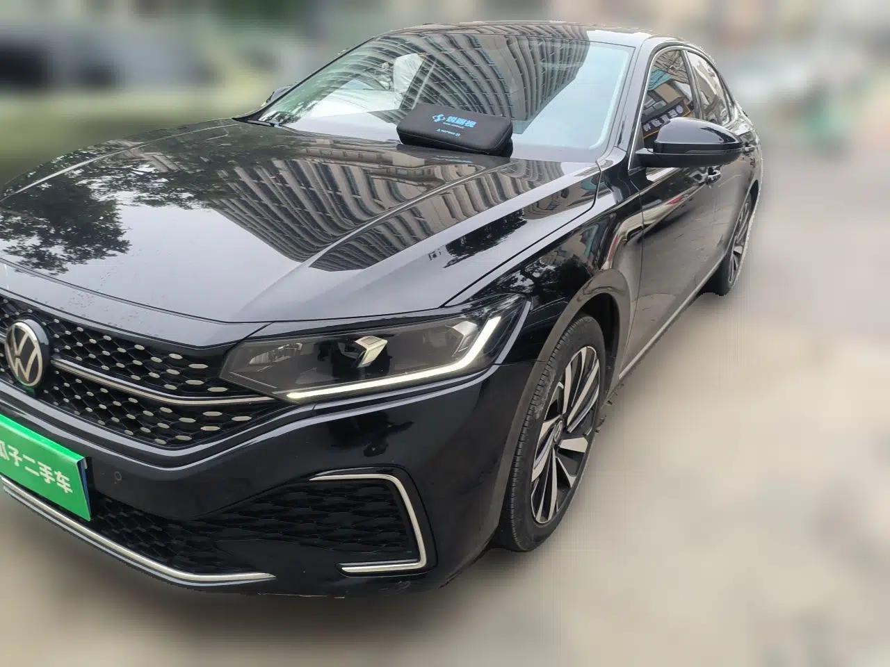 Volkswagen Passat 2023 Revised 330TSI Elite Edition — миниатюра 1