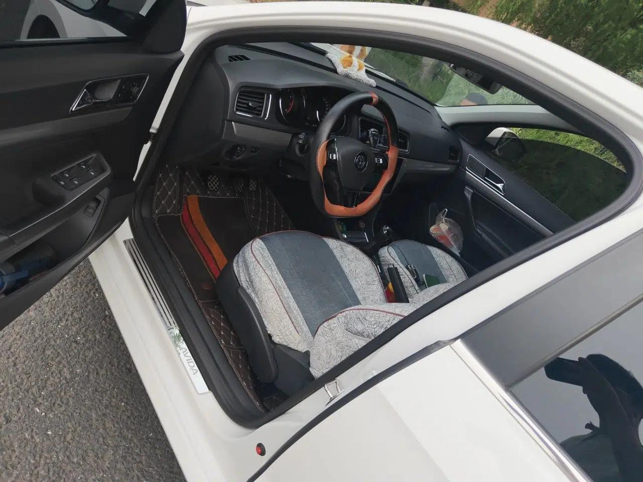 Volkswagen Lavida 2017 1.6L Manual Comfort Edition — миниатюра 16