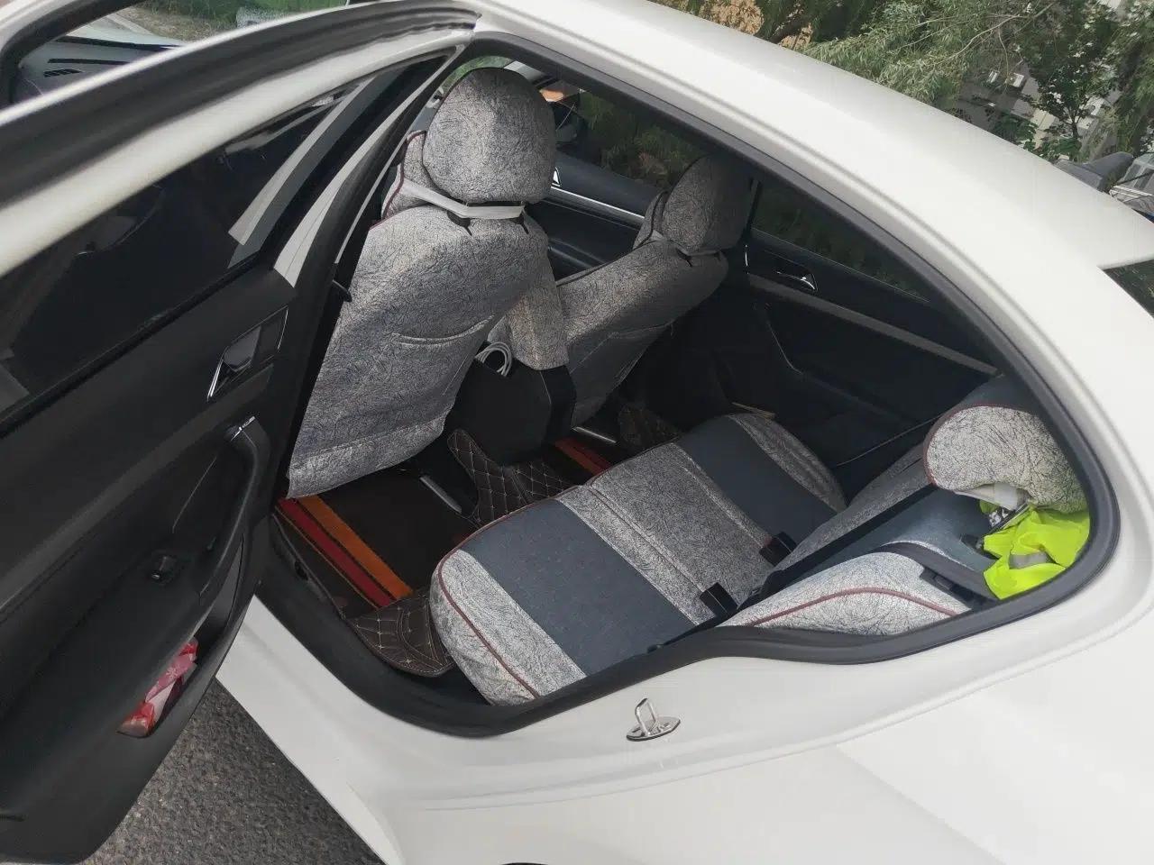 Volkswagen Lavida 2017 1.6L Manual Comfort Edition — миниатюра 17